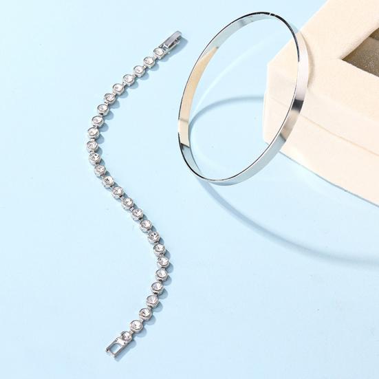 2 Pcs/Set Women Bracelet Set Rhinestone Decor Luster Electroplated Alloy Daily Dating Party Bangle Lady Wrist Jewelry