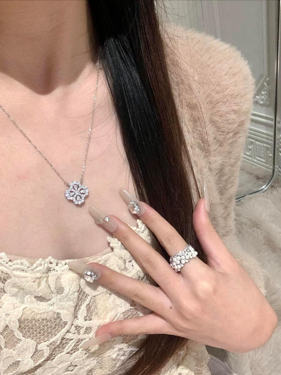 Сияющее Алмазное Четырехлистное Клеверное Ожерелье-Кулон - Роскошное, Невыцветающее, Новый Стиль 2026 для Женщин