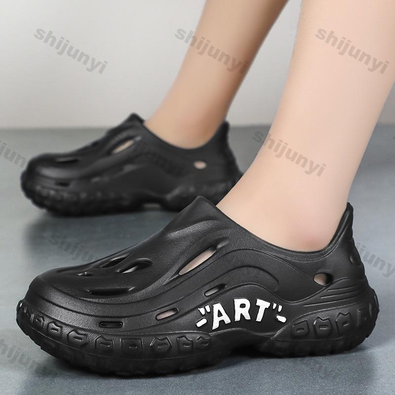 Fashion Men Sandals Summer Hollow Breathable Lightweight Outdoor Soft Sole Beach Shoes Comfortable Fashion Non Slip Slip On Casual Shoes