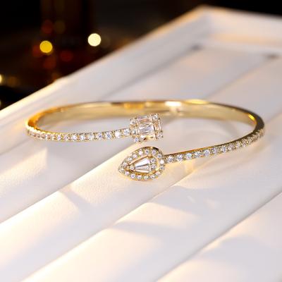 Fashionable Water Drop Square Zircon, Classic Shape, Smooth, Fashionable, Versatile, Elegant and Elegant Open Bracelet