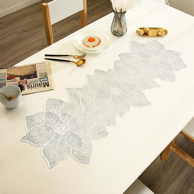 Table Runner Irregular Shaped Bronzing Hollow Floral Table Runners Waterproof Non -Slip Heat Insulation Wedding Decoration Table