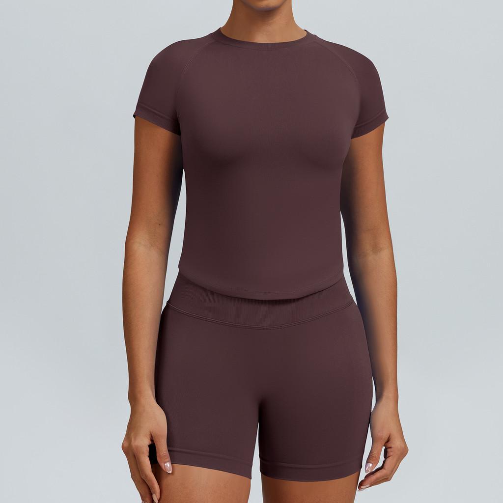 Seamless Yoga Set With Quick Dry Fabric For Female Fitness And Outdoor Running