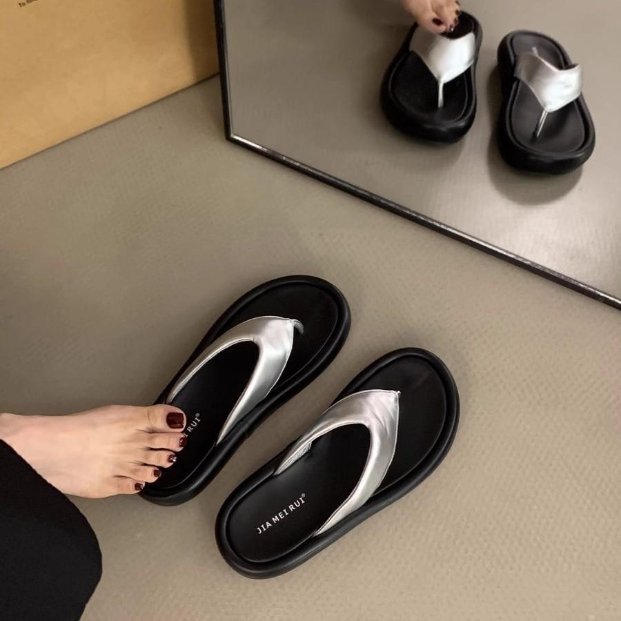 Flip-Flops mit dicker Sohle Damenschuhe tragen 2025 neue Sommer Sandalen mit weicher Sohle Strand-Sandalen