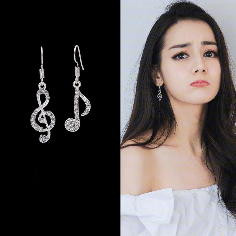 

2023 Korean Star Style Geometric Diamond Earrings - Asymmetrical Musical Note Design