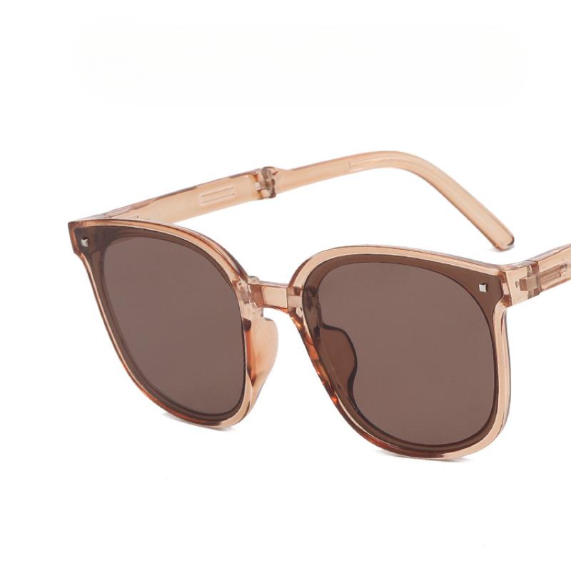 

Non-polarized Fashionable and Versatile Foldable Sunglasses for Women, Sunscreen and Sunshade Foldable Sunglasses, High Quality Glasses Metal hinge