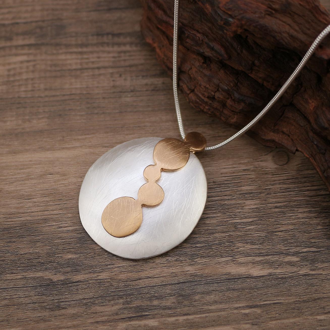 

Новая цепочка «змеиная кость» круглого сечения из матового серебра, длинная подвеска, женская преувеличенная высококлассная матовая круглая цепочка для свитера