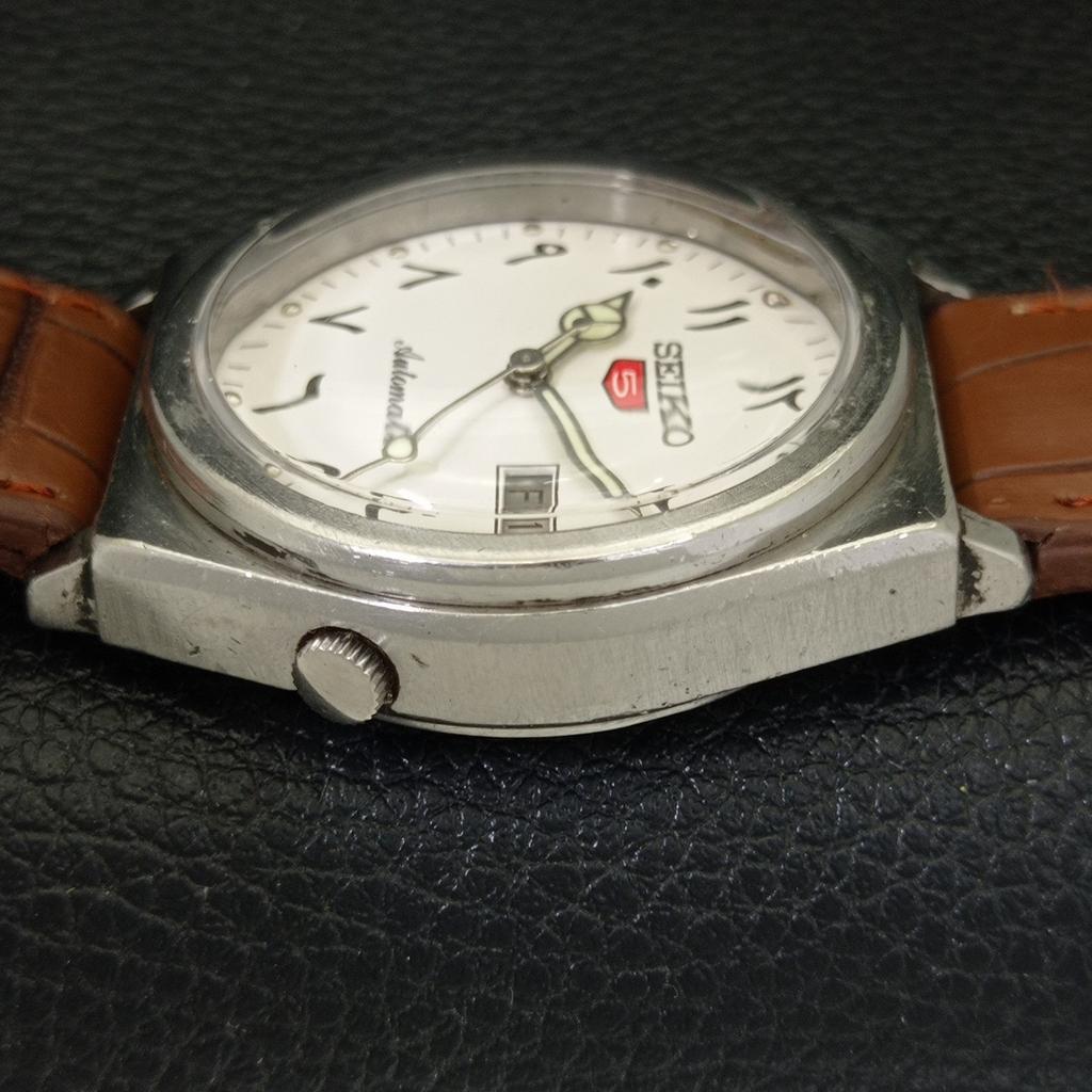 VINTAGE SEIKO 5 AUTOMATIC 7019A JAPAN MENS ARABIC WHITE DIAL WATCH A701606-5 R206c-a701606