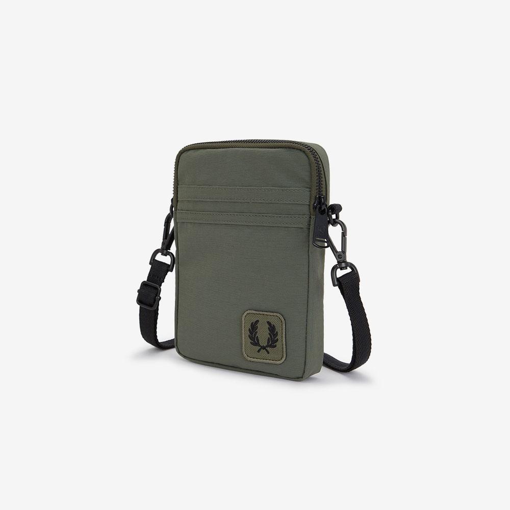 Fred Perry Nylon Badge Small Side Bag - Laurel Wreath Green Cfpu2531194-X21