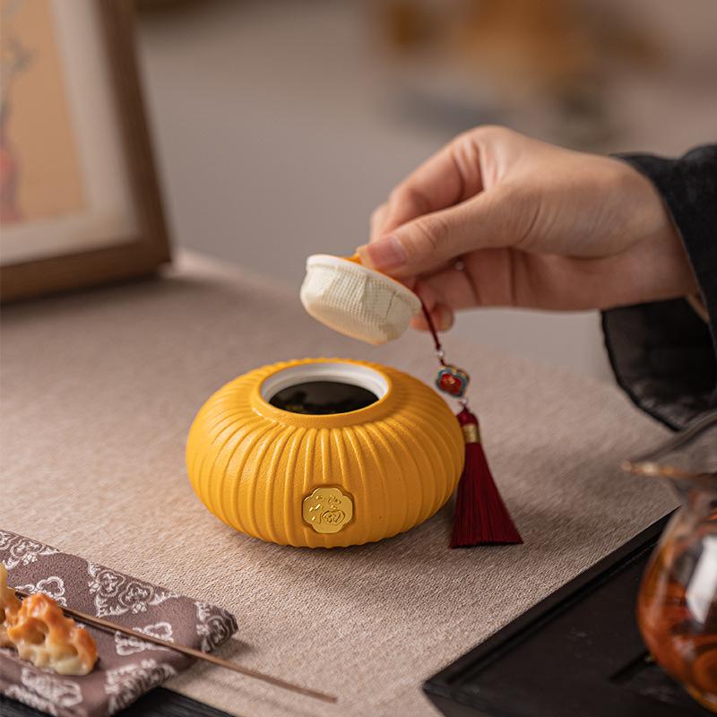 

Festive tea can Ceramic portable travel sealed jar Palace Guochao Happy sugar tea souvenir gift box