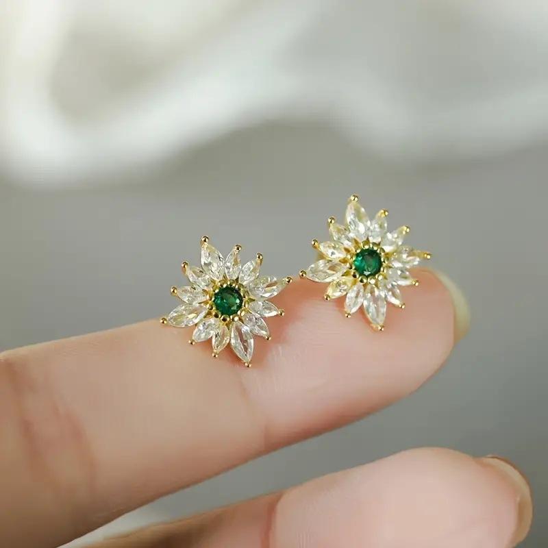 Green Center Flower Shaped Stud Earrings for Women