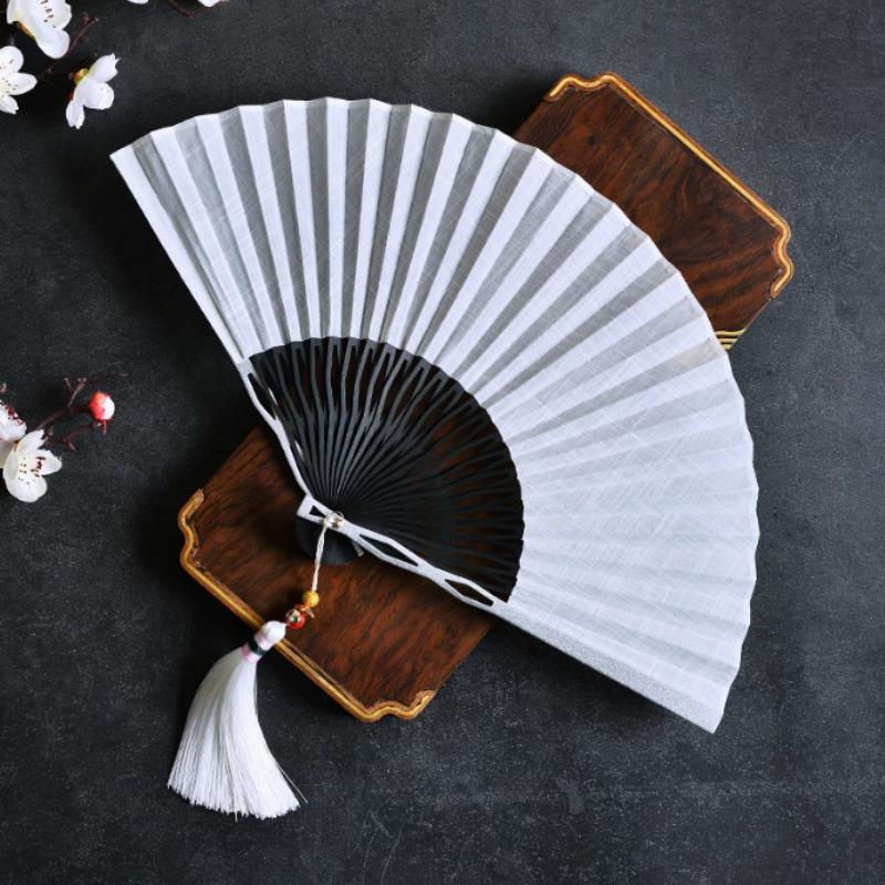 1 pz Lega di Alluminio Bordo Frattura Ventaglio Stile Cinese Oggetti Portatili Abbinamento Hanfu Oggetti di Scena Superficie Ventaglio di Seta Osso Ventaglio di Bambù
