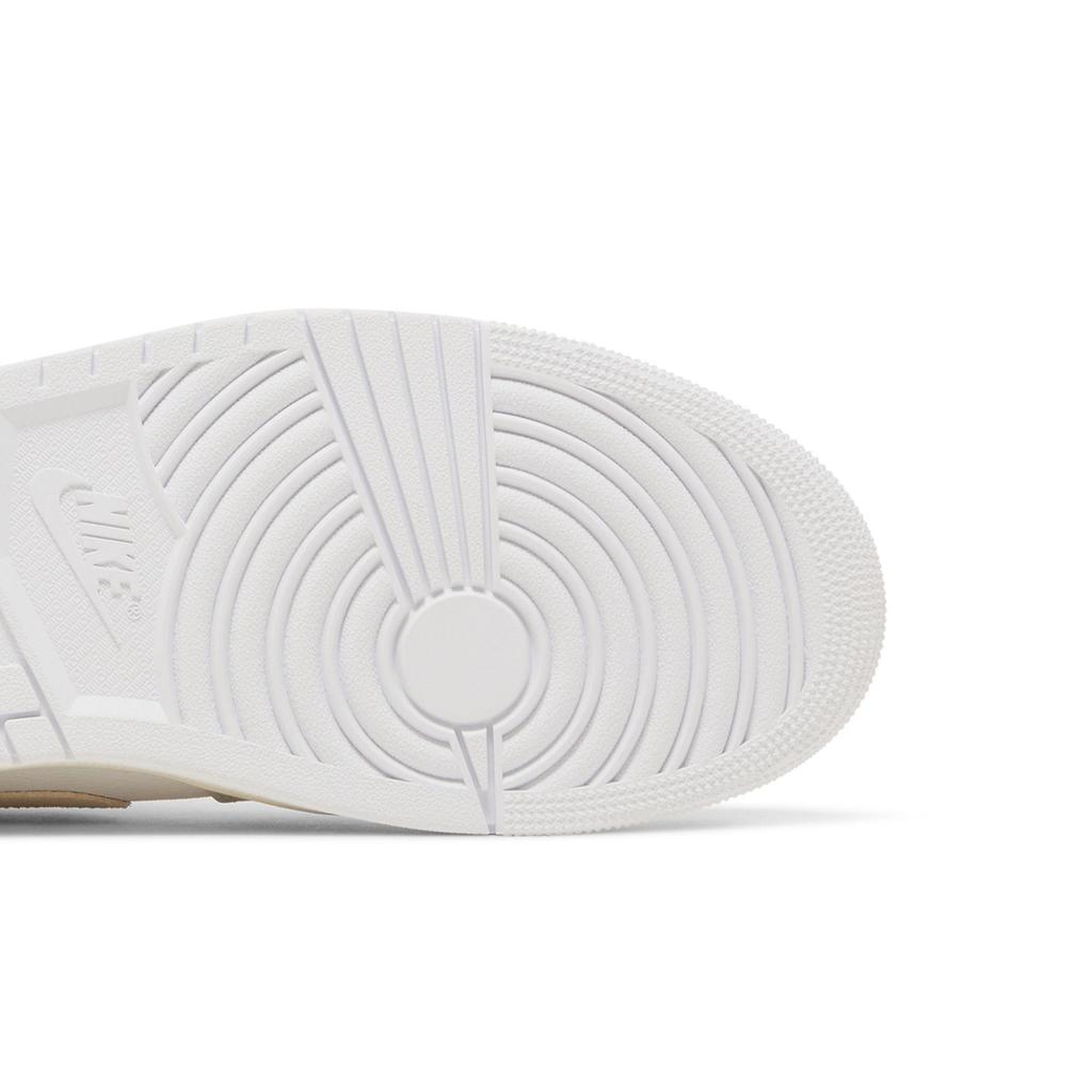 Air Jordan 1 Low SE Craft 'Inside Out - Tech Grey' (Unisex) Tech Grey / Light Orewood Brown / White / Sail Vintage Basketball Shoes DN1635 002