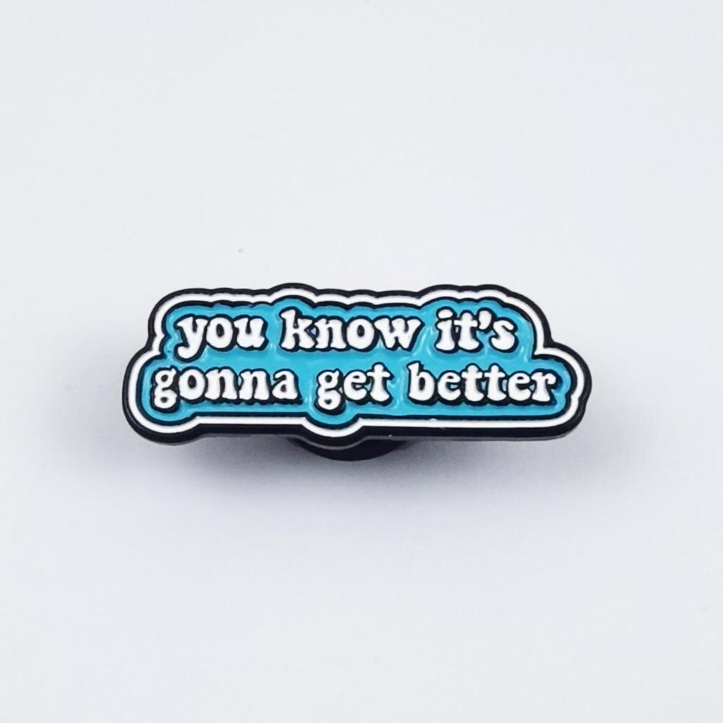 Classic English Quotes Brooch: Simple Geometric Badge for Clothing and Bags