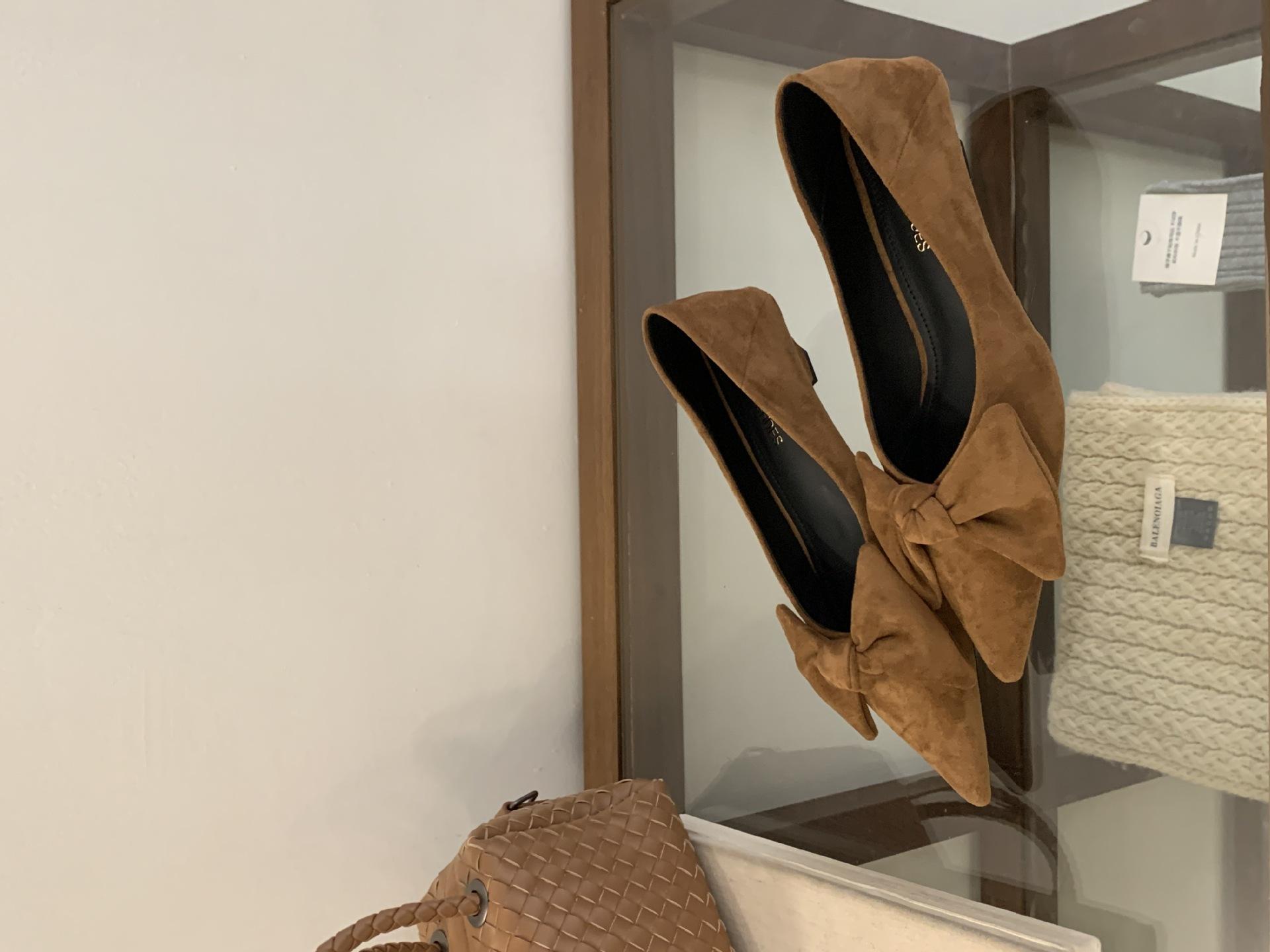 

Туфли-лодочки из замши с острым носком и ретро-бантом, женские, 2025, осень, новая мода, универсальные туфли-стилеты для通勤 39 коричневый