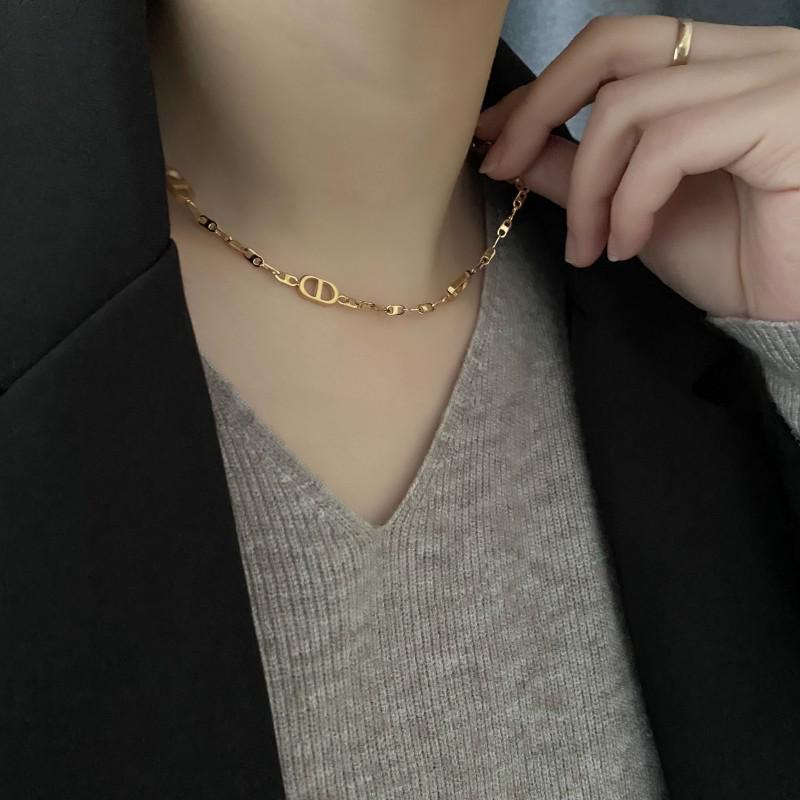 18K Gold Pig Nose Necklace: High-End Retro Korean Clavicle Chain for Women
