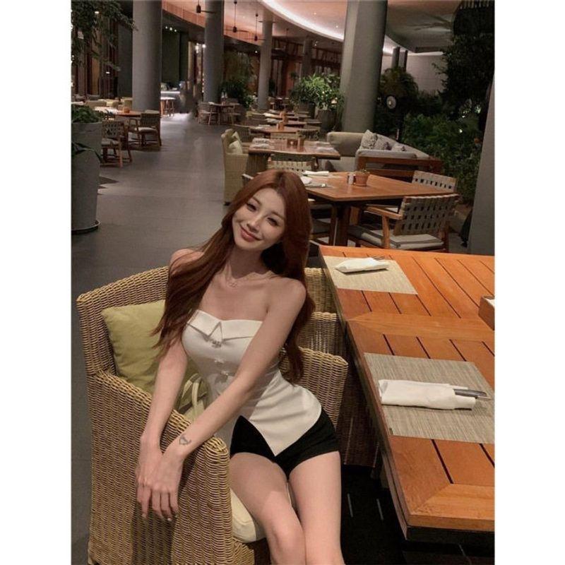 

Satin Hot Spring/Summer Sleeveless French-Style Rhinestone Buttoned Tube Top with Slit and Strapless Design for Women White S
