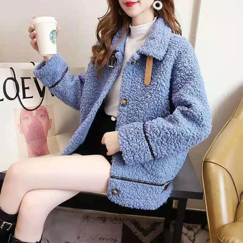 Women's Plus Size Lambswool Coat, Autumn/Winter 2023, Thickened, Velvet-Lined, Loose Fit, Warm, Versatile Top