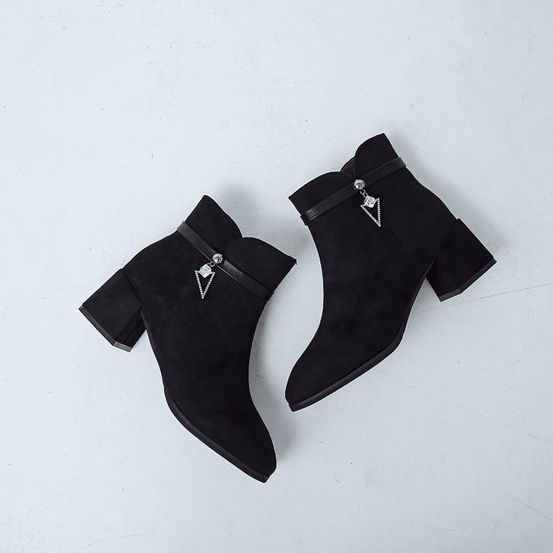 Ladies' Velvet Warm and Charming Fashion Sexy High Top Boots Leather Shoes Fashionable Thick Heel Fashion Boots Short Leg Women's Boots