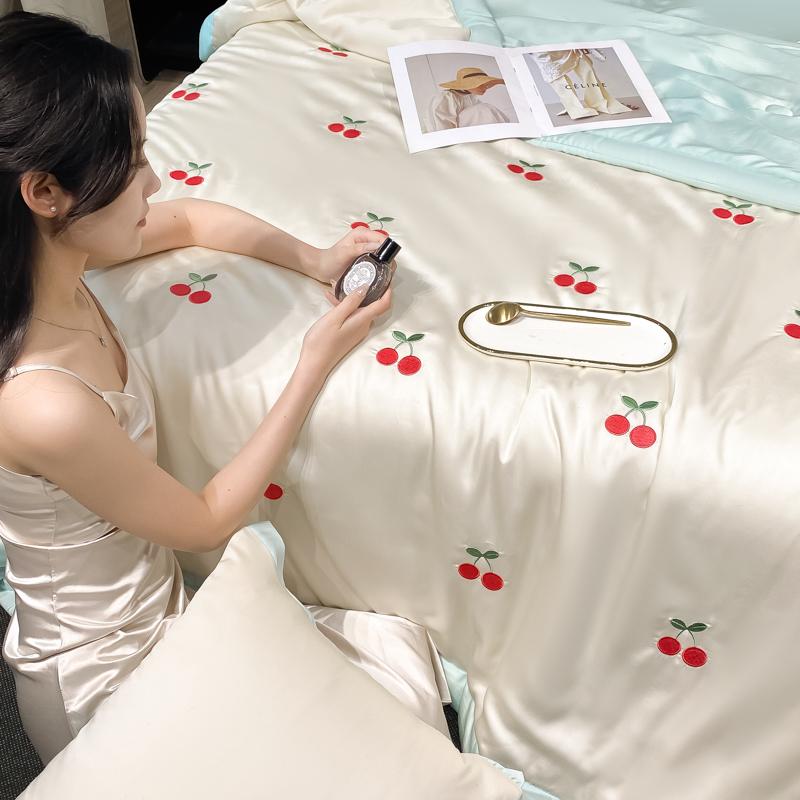 Luxury Embroidered Spring Summer Blanket 4 Pcs Set or 3 Pcs Set or 1 Pcs High-end Breathable Ice Silk Comforter Summer Quilt