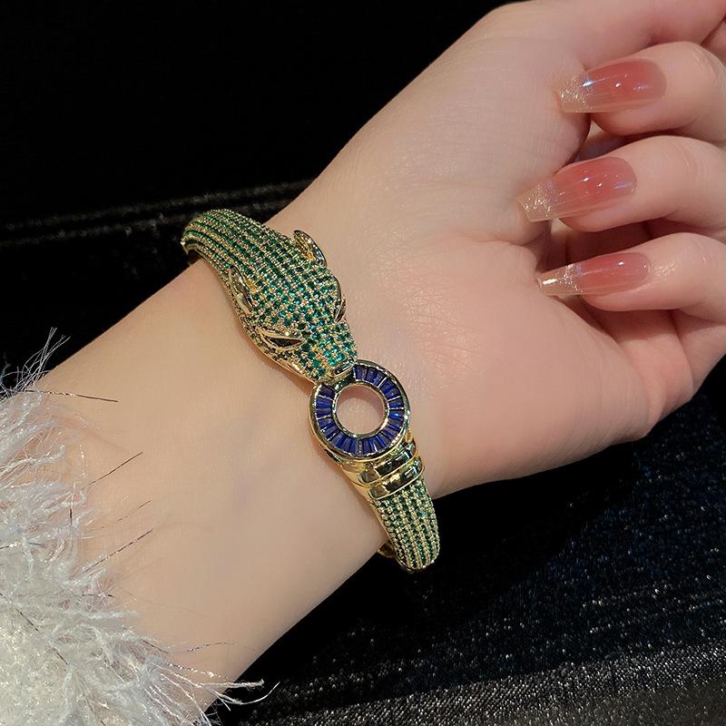 European and American new fashionable classic atmospheric bracelet, classic style of snake bracelet