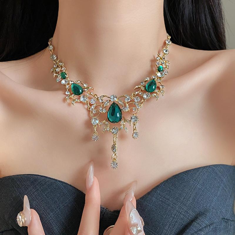 Rhinestone Leaf Drop Pendant Necklace Earring Temperament Vintage Jewelry Sets for Women