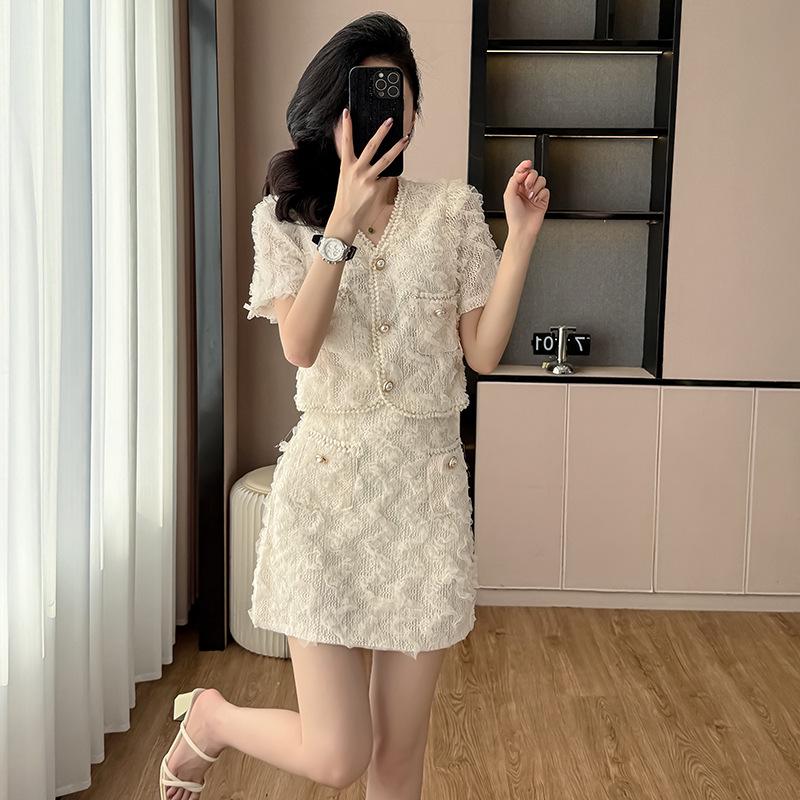 2026 Petite French Chic Apricot Lace Top & Skirt Set - Summer New Arrival