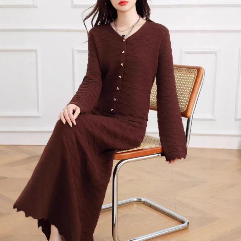 Temperament elegant style knitted sweater set women's winter new design pleated skirt sweater two-piece set women