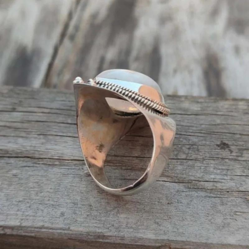 Vintage Ethnic Style Imitation Opal Ring for Women Antique Copper Color Moonstone Rings Fine Jewelry Accessories Girls Gifts