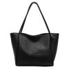 High Texture Bag Women'S Trend Line Retro Shoulder Bag Large Capacity Tote Bag Niche Commuter Women'S Bag