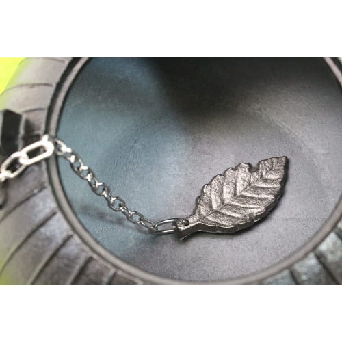 Ikenaga Iron Works Iron Leaf Iron Supplement, Made In Japan, Cast Iron, Nanbu Ironware, Iron Ball [Gift Wrapping Available]