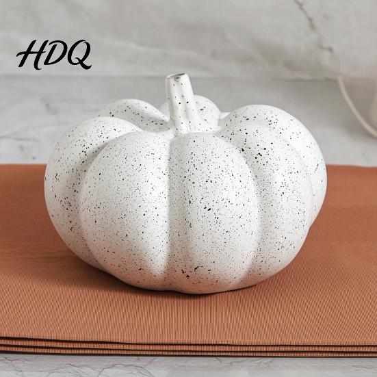 Resin Pumpkin Ornament Halloween Ornaments, Delicate Texture Stable Sculpture, Spotted High-quality Decoration Textured Accents, for TV Cabinet