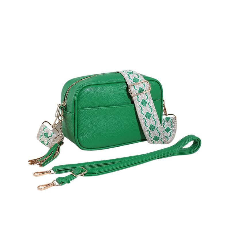 

Текстурована невелика квадратна жіноча сумка 2024 з візерунком лічі, суцільна поліуретанова сумка-месенджер, жіноча літня широка сумка через плече з широким ременем зелений