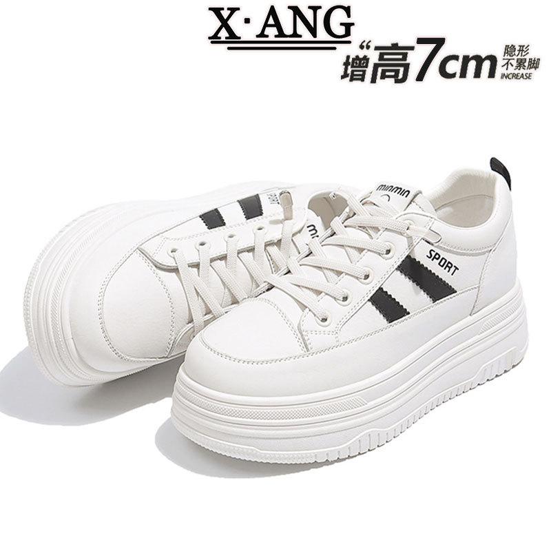 

Маленькое увеличение внутренней высоты женская обувь кожаная платформа белая обувь 2025 весна новая универсальная повседневная спортивная обувь для скейтборда 35