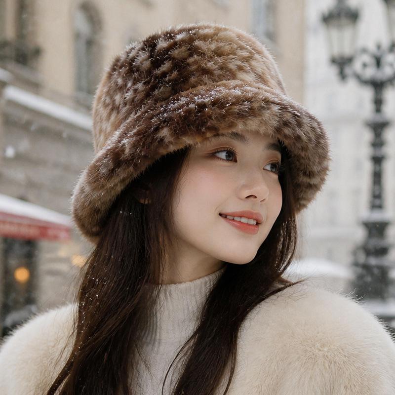 Winter Deer Pattern Bucket Hat Simple Warm Soft Waxy Basin Hat Showing Small Face Big Head Circumference Hat Women's Skin-friendly Plush Hat