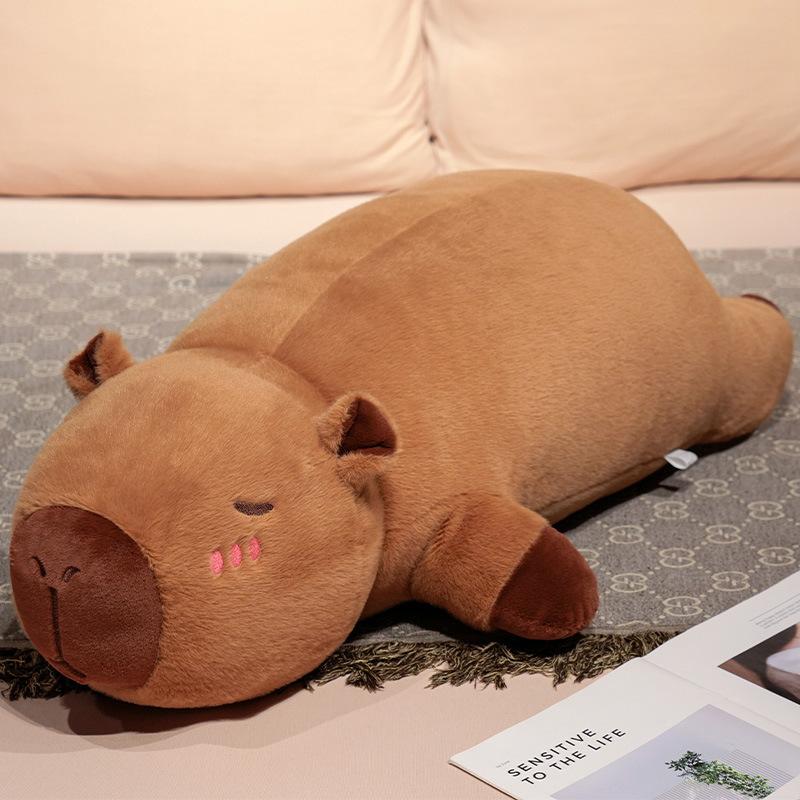 

Подушка Капибара в стиле Капибала, спящая на кровати девочка, держащая спящую куклу, длинную плюшевую игрушку-подушку 60Cm