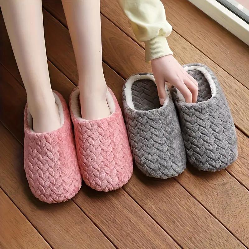 Soft Bottom Slippers for Men, Home Use, Indoor Slip-On Shoes, Casual and Fashionable Style, Minimalist Design, Capsuitable for Men & Women