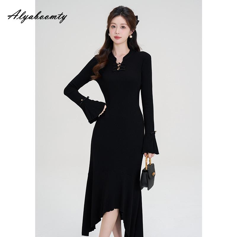 Vintage Chinesischer Stil Damen Schwarz Midi Pulloverkleid V-Ausschnitt Aushöhlen Strick Warm Unregelmäßiges Kleid Glockenärmel Gestricktes Warmes Kleid