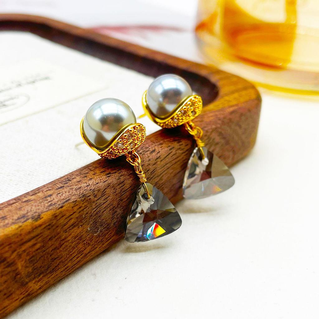 Elegant Pearl and Crystal Tassel Earrings - Exquisite Silver Needle Jewelry for Women