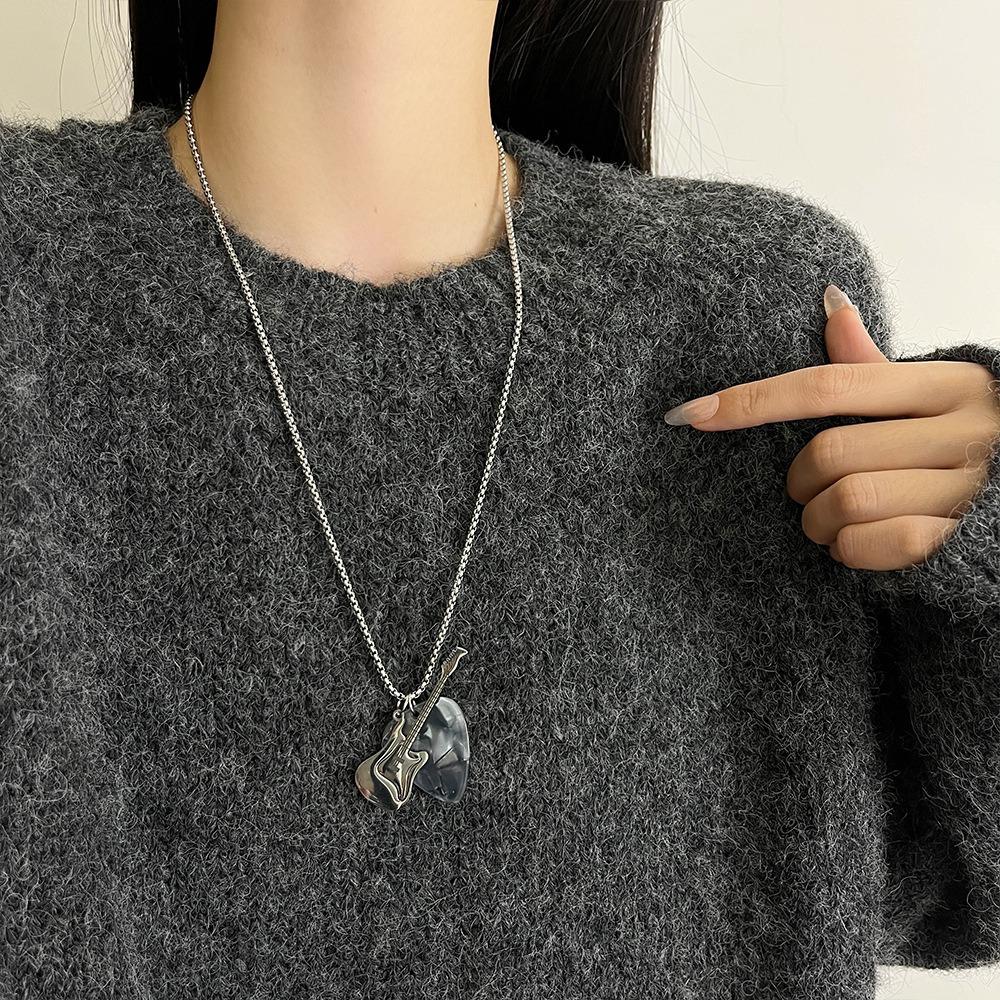 Hip-hop Guitar Pick Pendant Necklace Punk Electric Guitar Sweater Chain Guitar Chain Choker  Unisex