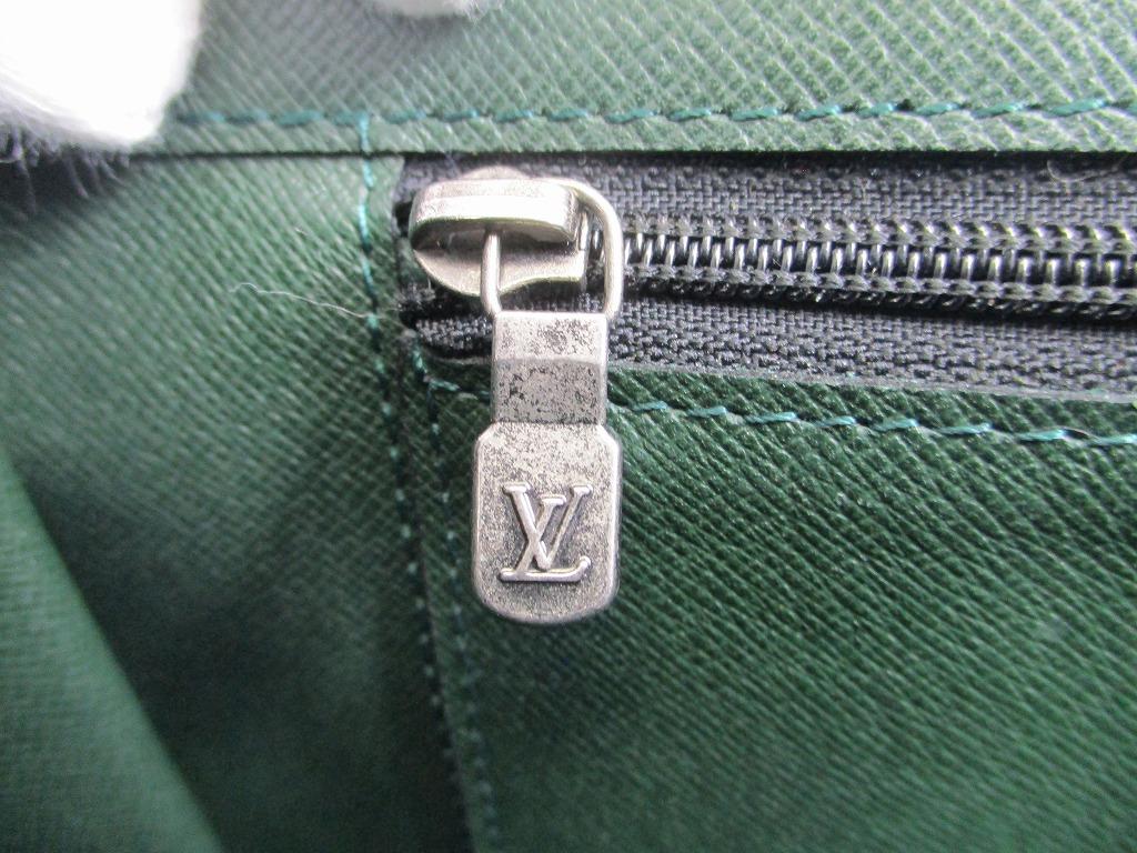 Authentic LOUIS VUITTON Taiga Episea Leather Clutch Bag Document Case A4 #a642  Refurbished