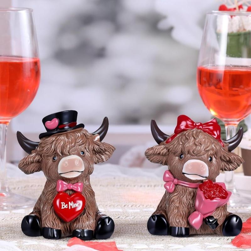 Highlands s Kuhfiguren Valentinstag Highlands Kuh Zwerge Herz Schottische Statue für Küche Etagen-Tablett Tischdekorationen