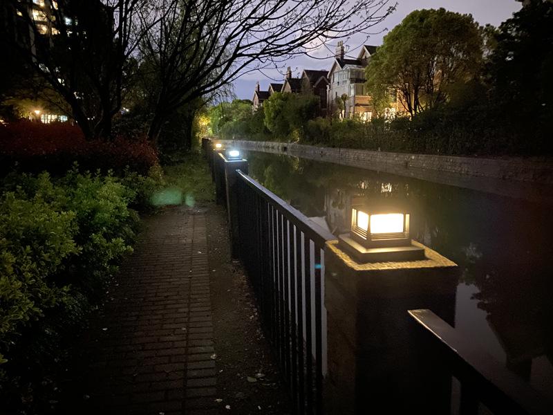 Square Solar Post Cap Light for Outdoor Fence and Courtyard