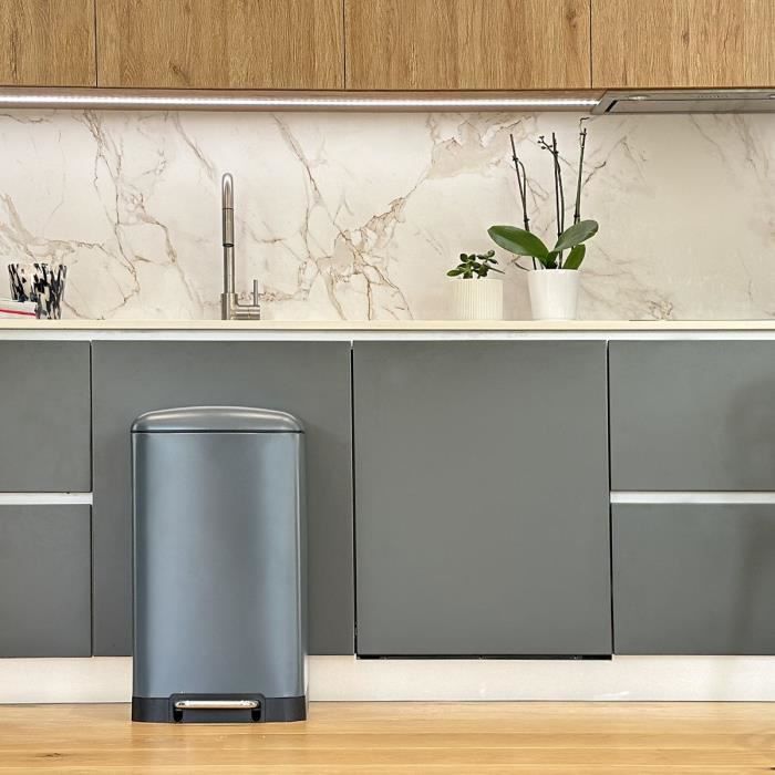 Poubelle de cuisine à pédale - GREENWICH - KITCHEN MOVE - 40L - Design - Gris mat en acier inox