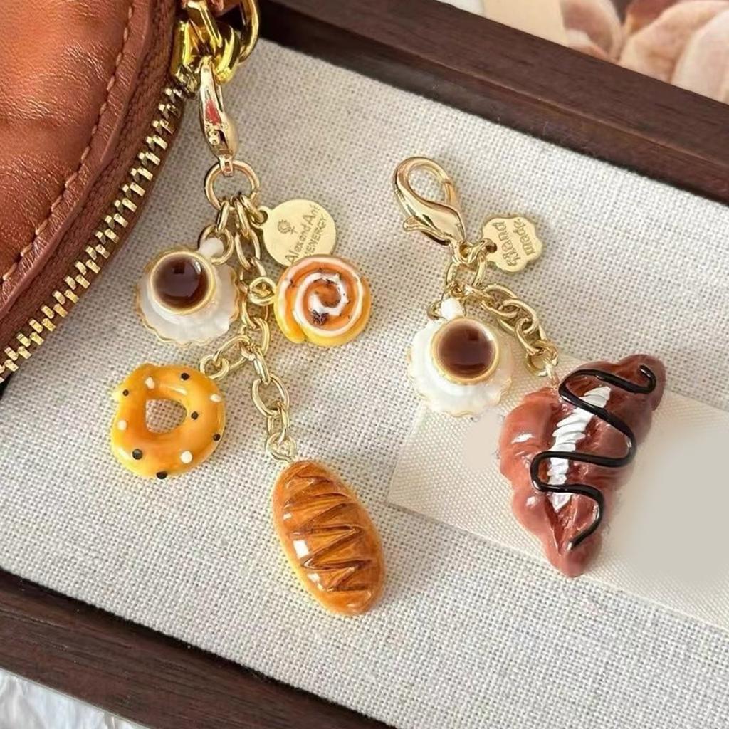 Fashionable Bread Keychain with Buckle Practical and Eye Catching Accessory for Students and Trendsetters Use
