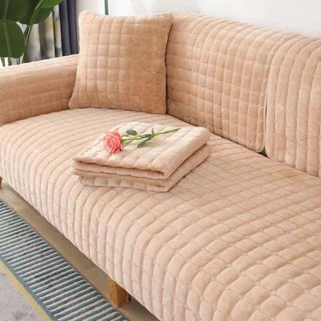 Universal Plush Non-Slip Sofa Cover: Four Seasons Flannel Cushion