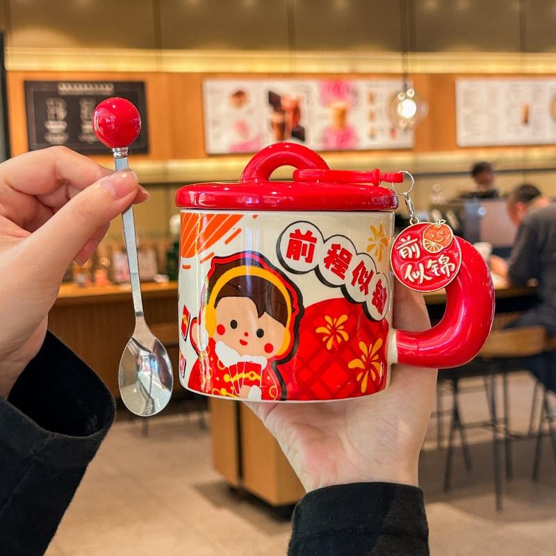 High-value Cute Festive Boys and Girls Drinking Cup Couple Ceramic Mug with Lid Spoon for Girls' Birthday Gifts