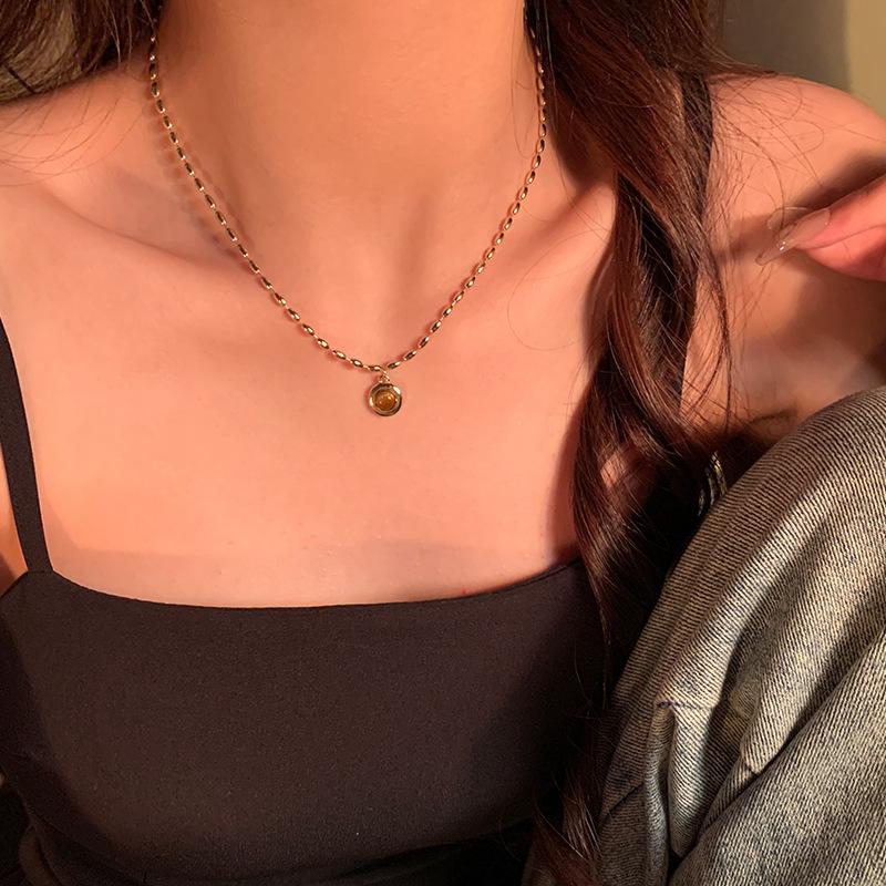 Maillard imitation tiger's eye stone pendant necklace women's retro sweet cool collarbone chain personalized accessories