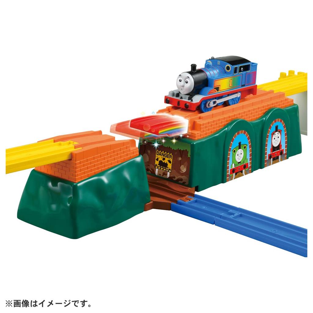 TAKARA TOMY Plarail Thomas Thomas tankmotoren Kryss over strekningsbroen Tog Toy Ages Rainbow! 3+