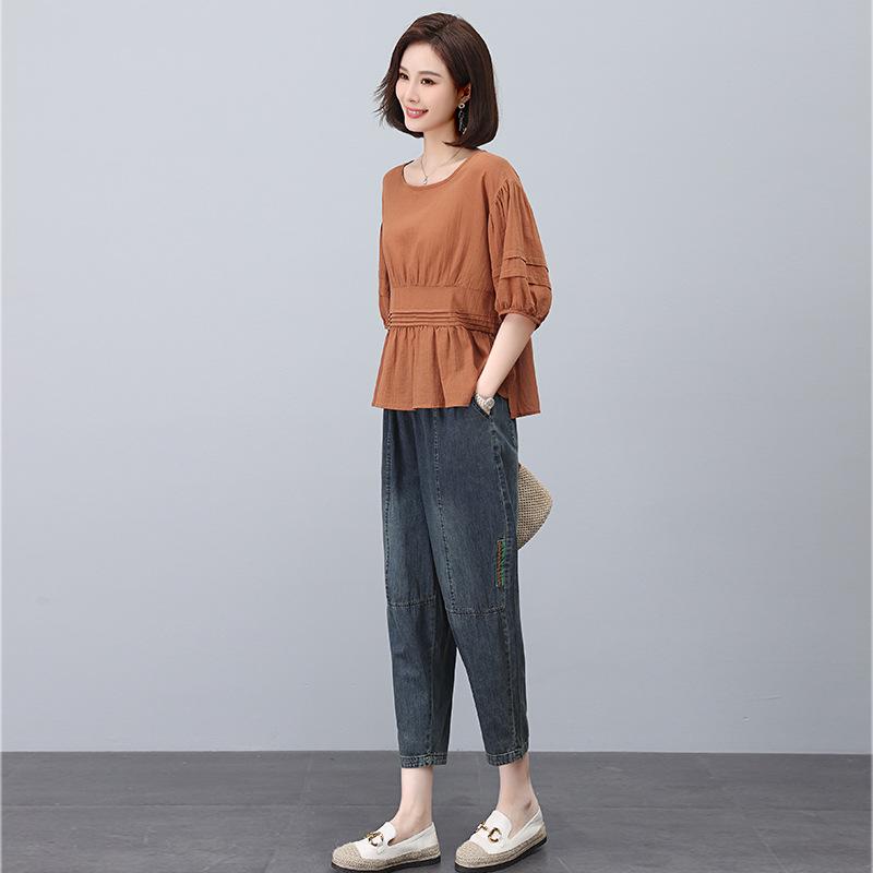 Women's Summer 2025 Casual Cotton Linen Two-Piece Set: Loose Fit Top & Nine-Point Pants for Middle-Aged Moms