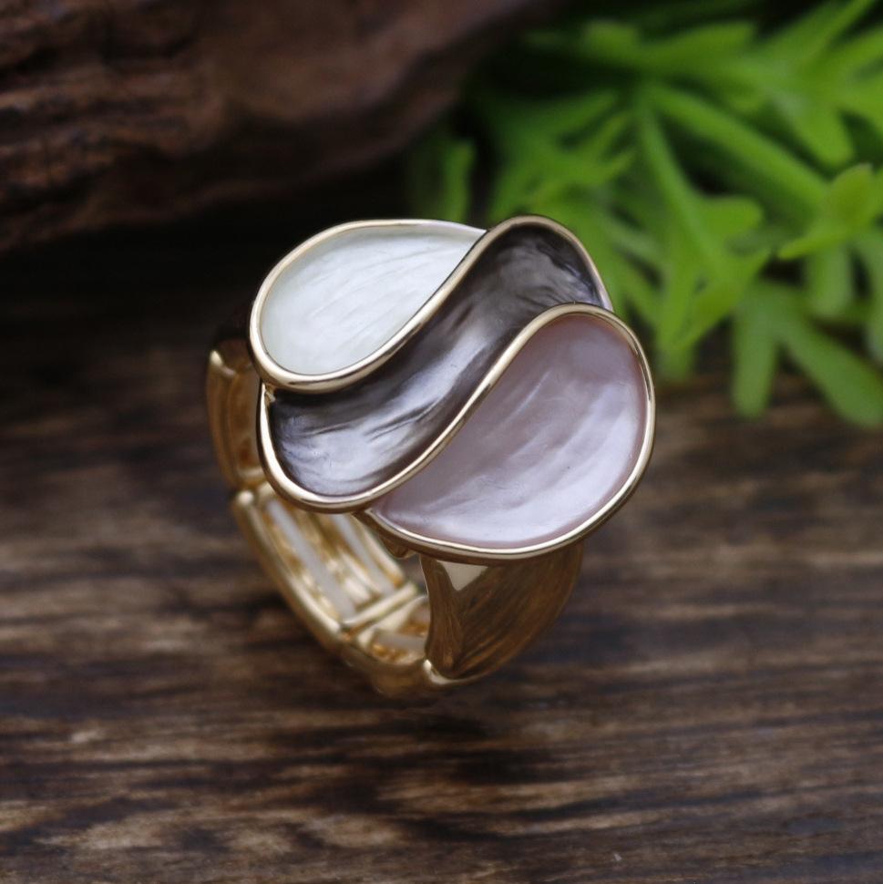 Luxury enamel geometric petal elastic ring, fashionable and simple women's versatile flower ring